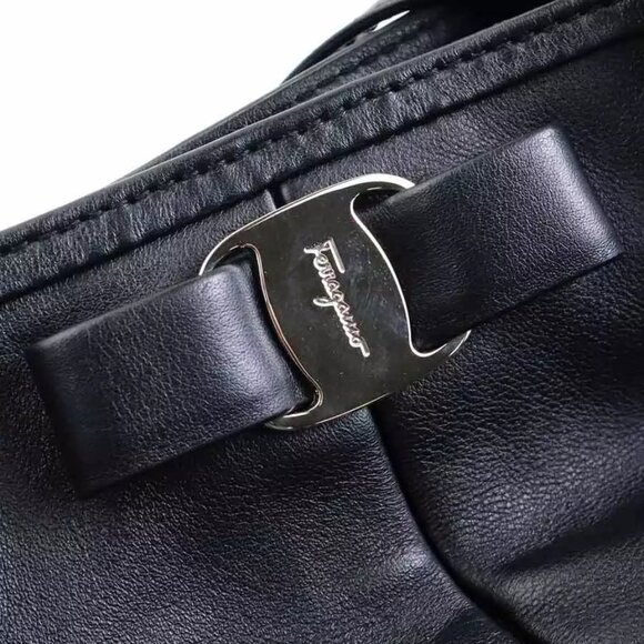 Auth Salvatore Ferragamo Vara Ribbon Handbag Shoulder Bag Black Leather h30837g - Picture 8 of 14